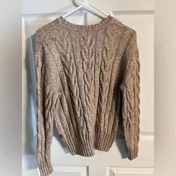 Banana Republic Beige Cable Knit Sweater - Picture 2 of 4